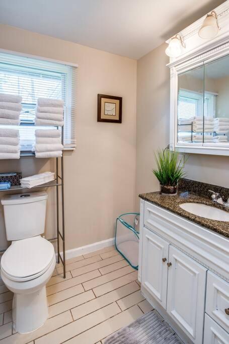Appartement {Quiet Suburban Ranch Hot Tub} Mins Arpt/Rit/Dwnt à Rochester Extérieur photo
