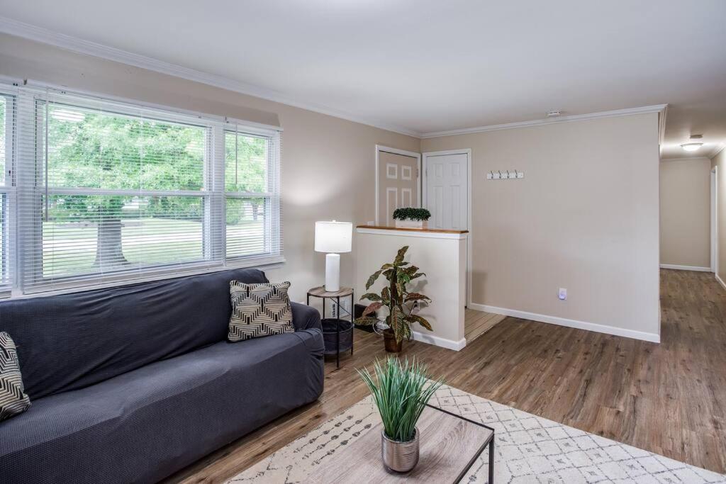 Appartement {Quiet Suburban Ranch Hot Tub} Mins Arpt/Rit/Dwnt à Rochester Extérieur photo